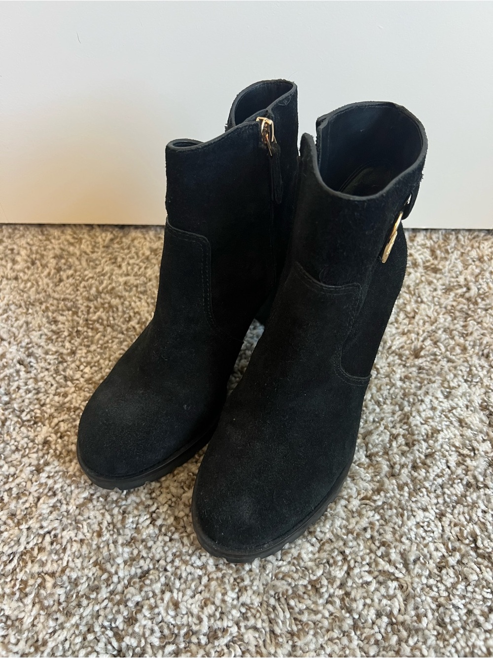 Tory Burch Sofia Lug Sole Black Suede Block Heel Ankle Bootie Sz 6.5